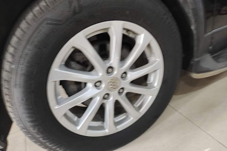 Used Buick Envision 2016 20T Two-Wheel Drive Leading Version Left Front Wheel Hub