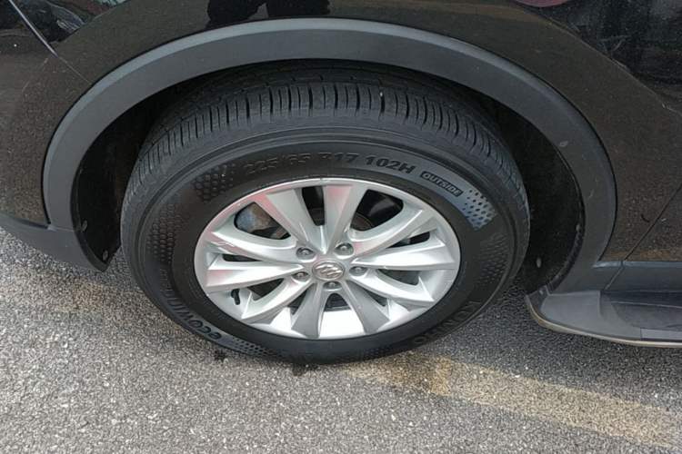 Used Buick Envision 2016 28T Four-Wheel Drive Elite Version Left Front Wheel Hub