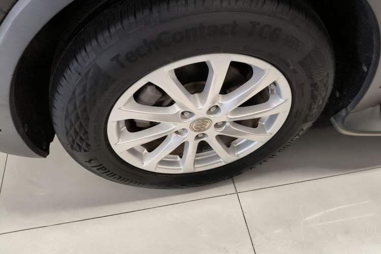 Used Buick Envision 2016 20T Two-Wheel Drive Leading Version Left Front Wheel Hub