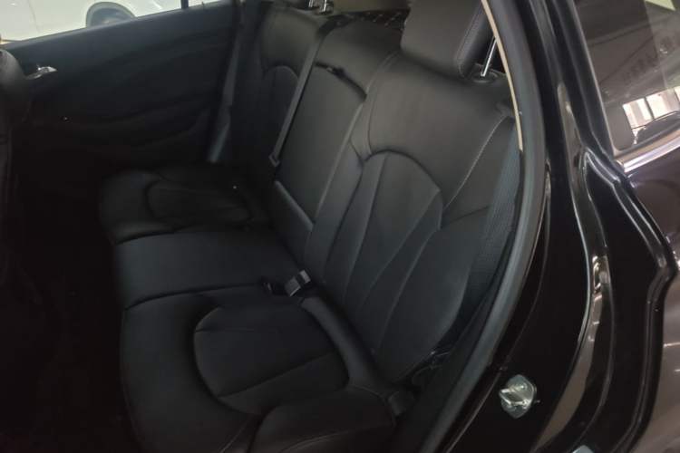 Used Buick Envision 2016 20T Two-Wheel-Drive Elite Model Left Rear Seat