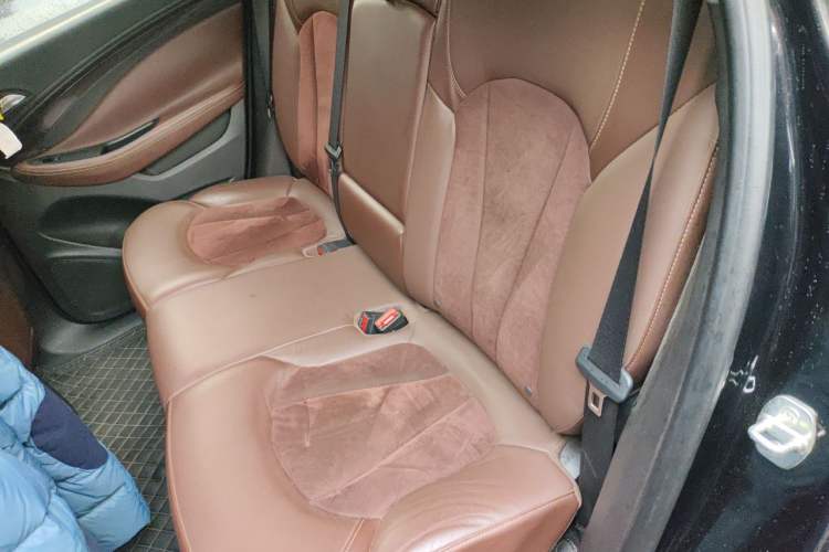 Used Buick Envision 2016 20T Two-Wheel-Drive Elite Model Left Rear Seat