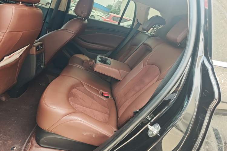 Used Buick Envision 2016 20T Two-Wheel-Drive Elite Model Left Rear Seat