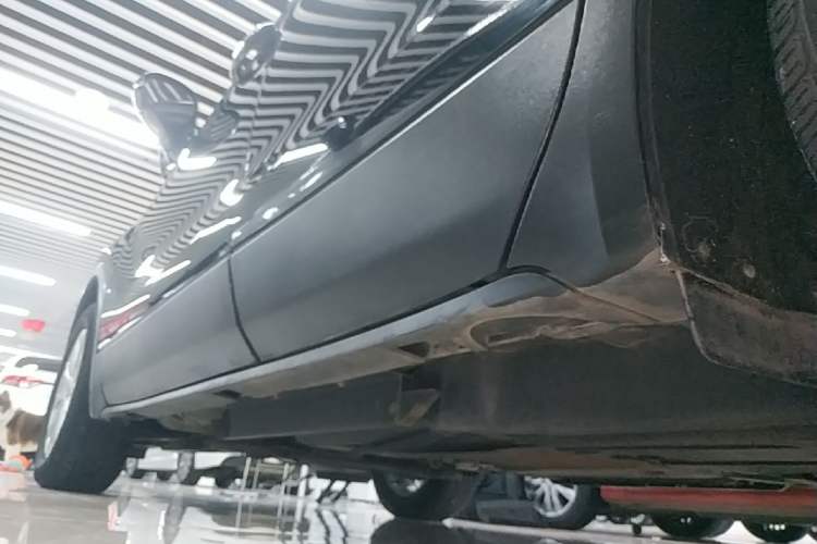 Used Buick Envision 2016 20T Two-Wheel-Drive Elite Model Left Side Sill