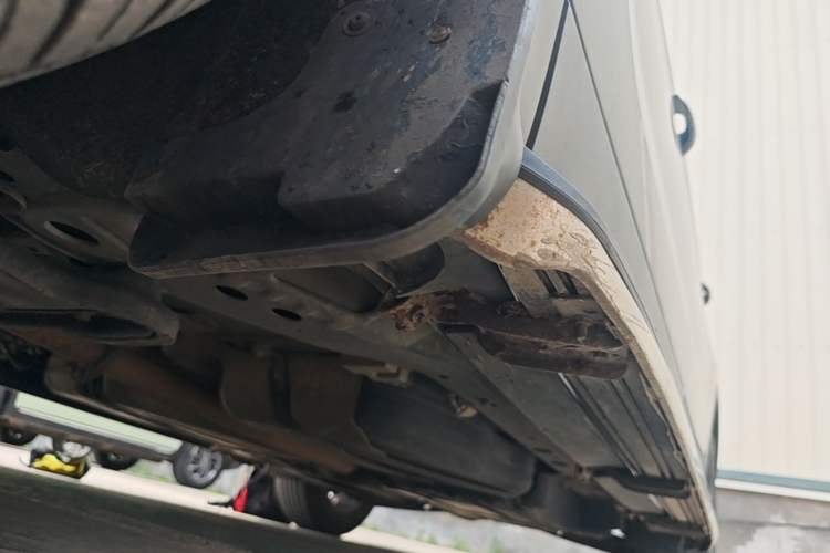 Used Buick Envision 2016 20T Two-Wheel-Drive Elite Model Left Side Sill