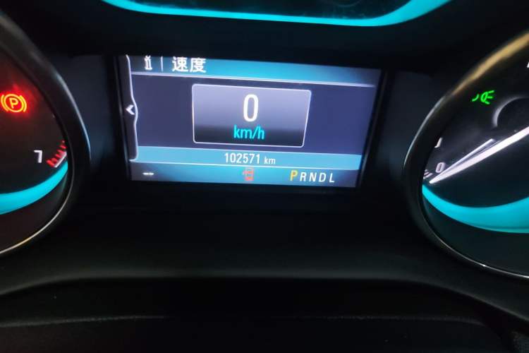 Used Buick Envision 2016 28T Four-Wheel Drive Elite Version Odometer Close Up