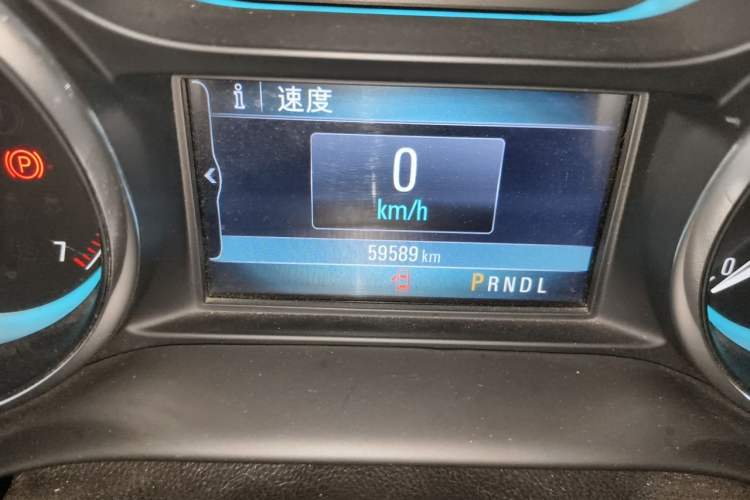 Used Buick Envision 2016 20T Two-Wheel-Drive Elite Model Odometer Close Up
