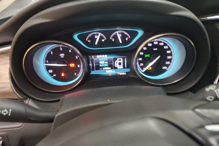 Used Buick Envision 2016 20T Two-Wheel-Drive Elite Model Odometer Close Up