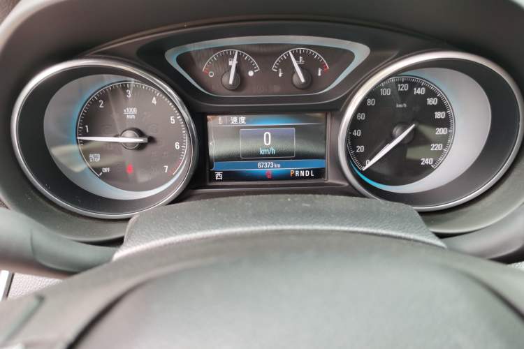Used Buick Envision 2016 28T Four-Wheel Drive Luxury Model Odometer Close Up