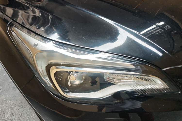 Used Buick Envision 2016 28T Four-Wheel Drive Elite Version Right Front Headlight