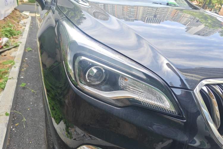 Used Buick Envision 2016 20T Two-Wheel-Drive Elite Model Right Front Headlight
