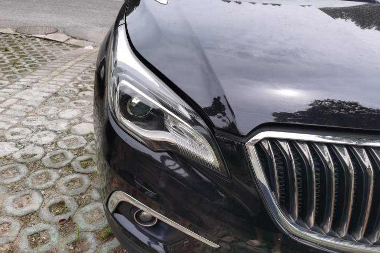 Used Buick Envision 2016 28T Four-Wheel Drive Luxury Model Right Front Headlight