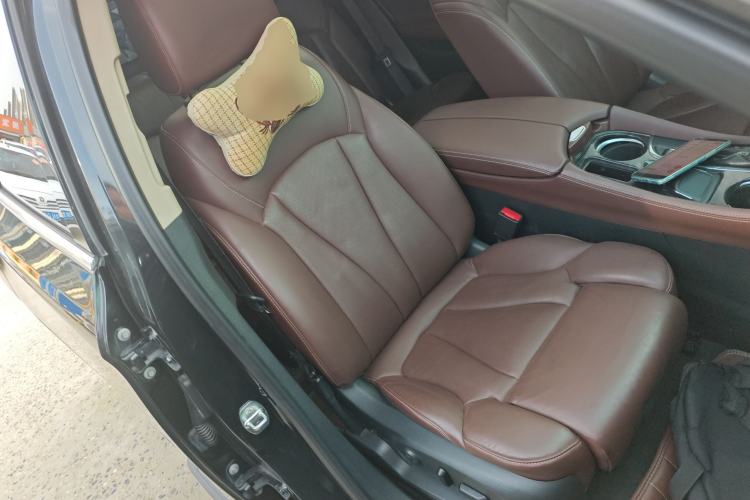 Used Buick Envision 2016 28T All-Wheel-Drive All-Terrain Sport Flagship Edition Right Front Seat