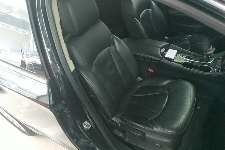 Used Buick Envision 2016 20T Two-Wheel-Drive Elite Model Right Front Seat