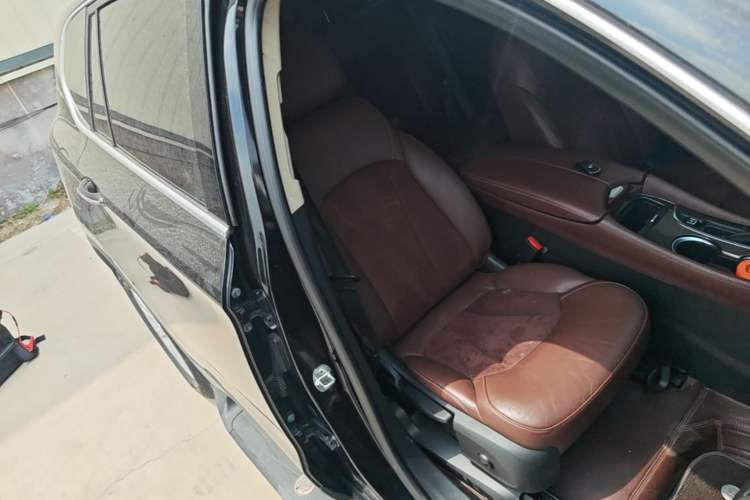 Used Buick Envision 2016 20T Two-Wheel-Drive Elite Model Right Front Seat