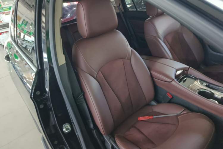 Used Buick Envision 2016 20T Two-Wheel-Drive Elite Model Right Front Seat