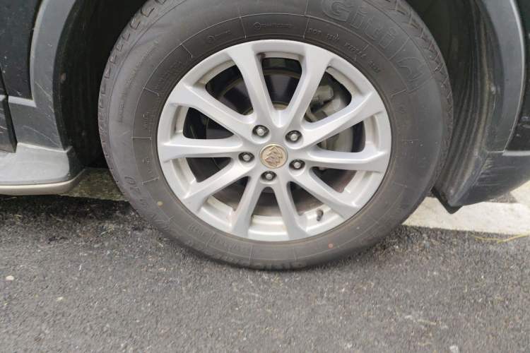 Used Buick Envision 2016 20T Two-Wheel-Drive Elite Model Right Front Wheel Hub