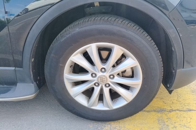 Used Buick Envision 2016 28T Four-Wheel Drive Elite Version Right Front Wheel Hub