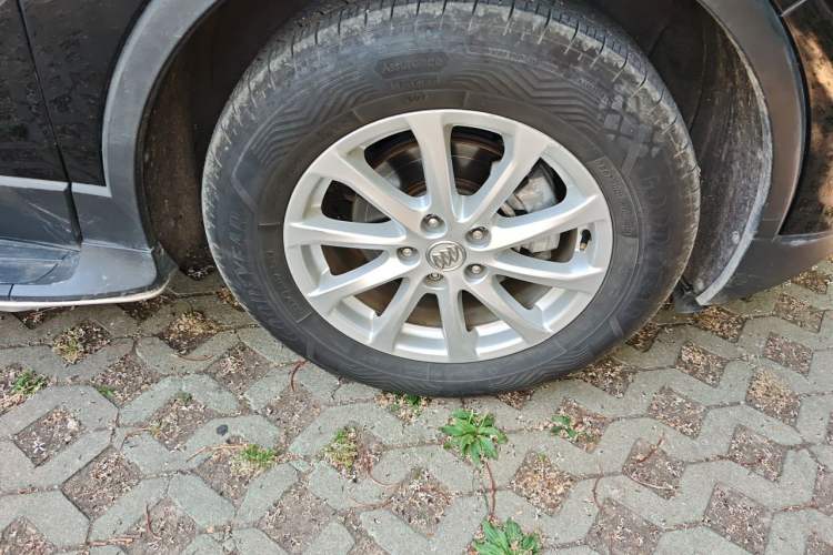 Used Buick Envision 2016 20T Two-Wheel-Drive Elite Model Right Front Wheel Hub