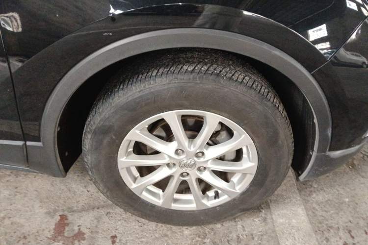 Used Buick Envision 2016 20T Two-Wheel-Drive Elite Model Right Front Wheel Hub