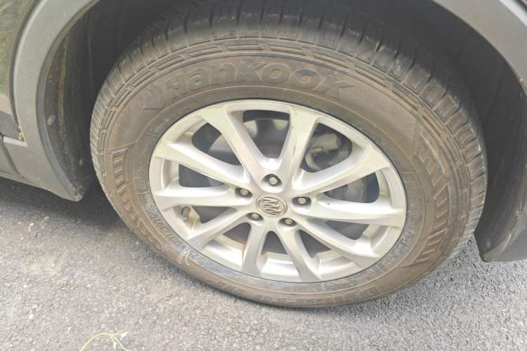 Used Buick Envision 2016 20T Two-Wheel-Drive Elite Model Right Front Wheel Hub