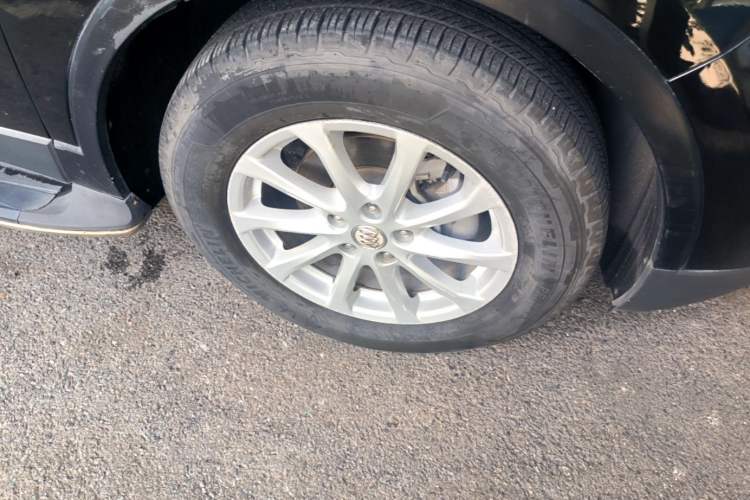 Used Buick Envision 2016 20T Two-Wheel Drive Leading Version Right Front Wheel Hub