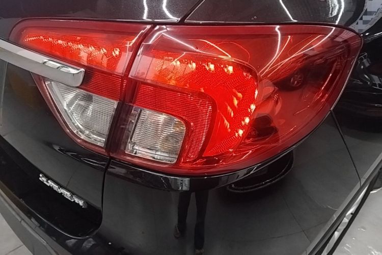Used Buick Envision 2016 28T Four-Wheel Drive Elite Version Right Rear Taillight