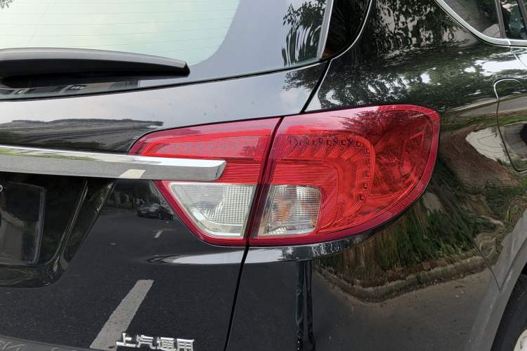 Used Buick Envision 2016 28T Four-Wheel Drive Elite Version Right Rear Taillight