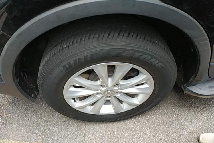 Used Buick Envision 2016 28T Four-Wheel Drive Elite Version Right Rear Wheel Hub