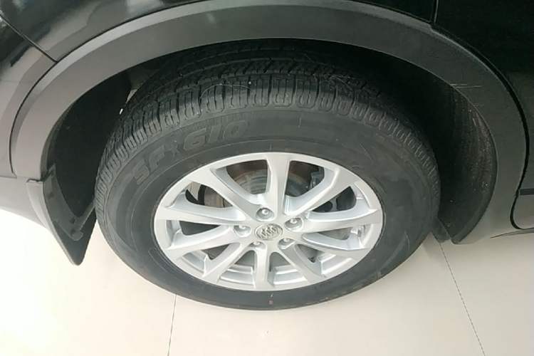 Used Buick Envision 2016 20T Two-Wheel-Drive Elite Model Right Rear Wheel Hub