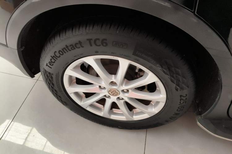 Used Buick Envision 2016 20T Two-Wheel Drive Leading Version Right Rear Wheel Hub
