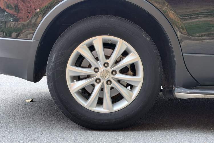 Used Buick Envision 2016 28T Four-Wheel Drive Elite Version Right Rear Wheel Hub