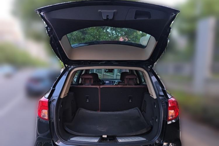 Used Buick Envision 2016 20T Two-Wheel-Drive Elite Model Trunk