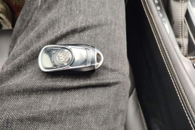 Used Buick Envision 2016 20T Two-Wheel-Drive Elite Model Vehicle Key