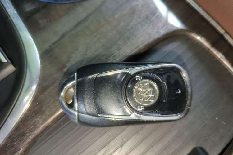 Used Buick Envision 2016 20T Two-Wheel-Drive Elite Model Vehicle Key
