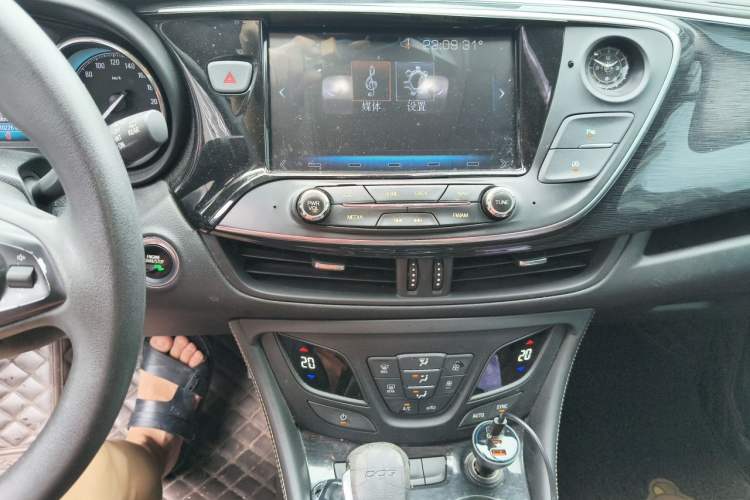 Used Buick Envision 2016 20T Two-Wheel Drive Leading Version Audio And AC Panel