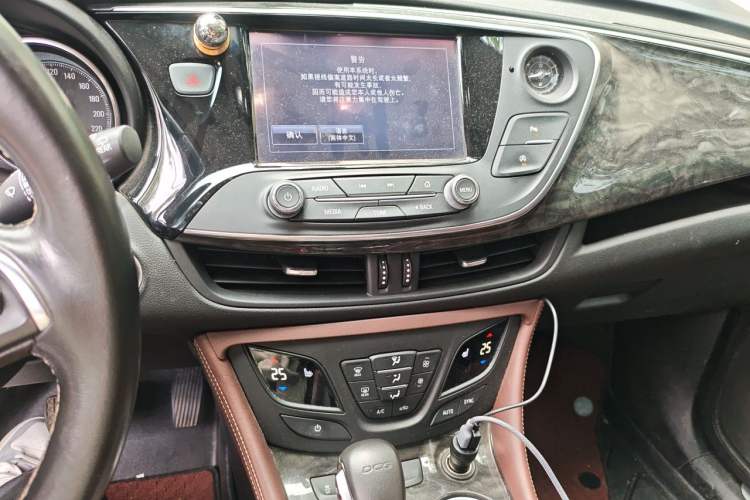 Used Buick Envision 2016 20T Two-Wheel-Drive Elite Model Audio And AC Panel