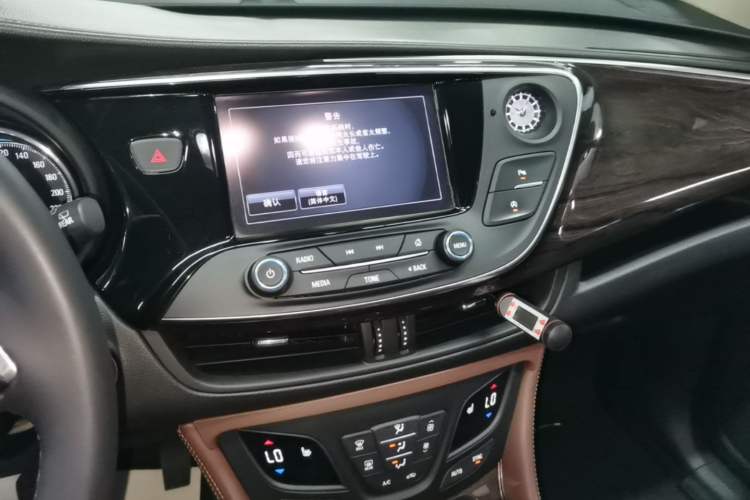 Used Buick Envision 2016 28T Four-Wheel Drive Elite Version Audio And AC Panel