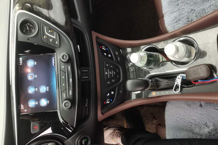 Used Buick Envision 2016 28T Four-Wheel Drive Luxury Model Audio And AC Panel