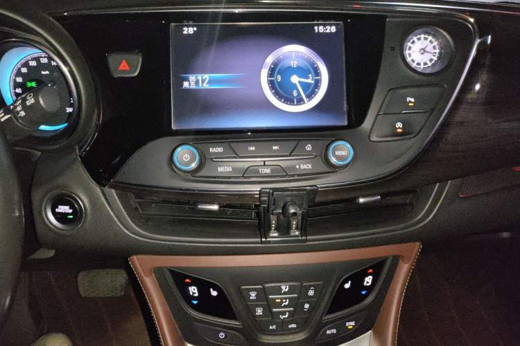 Used Buick Envision 2016 28T Four-Wheel Drive Elite Version Audio And AC Panel