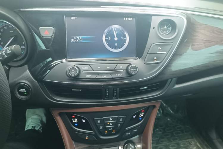 Used Buick Envision 2016 20T Two-Wheel-Drive Elite Model Audio And AC Panel