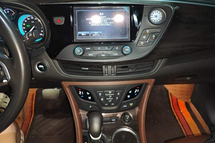 Used Buick Envision 2016 28T Four-Wheel Drive Luxury Model Audio And AC Panel