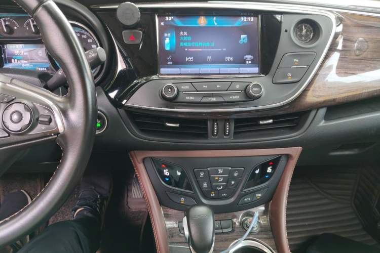 Used Buick Envision 2016 20T Two-Wheel-Drive Elite Model Audio And AC Panel