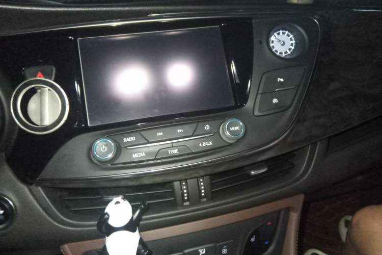 Used Buick Envision 2016 20T Four-Wheel Drive Elite Model Audio And AC Panel