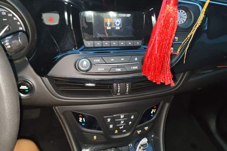 Used Buick Envision 2016 20T Two-Wheel Drive Leading Version Audio And AC Panel