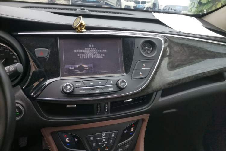 Used Buick Envision 2016 28T Four-Wheel Drive Elite Version Audio And AC Panel