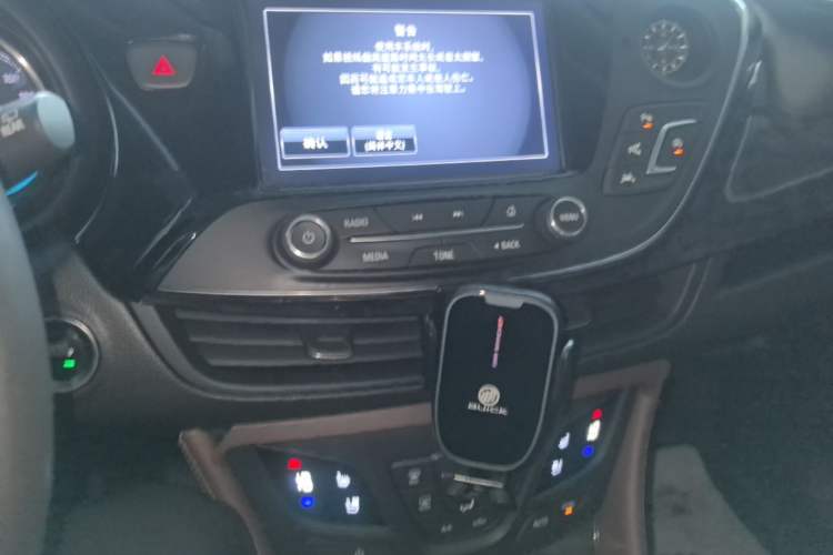 Used Buick Envision 2016 28T Four-Wheel Drive Luxury Model Audio And AC Panel
