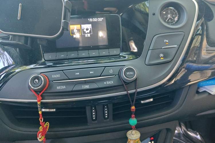 Used Buick Envision 2016 20T Two-Wheel Drive Leading Version Audio And AC Panel
