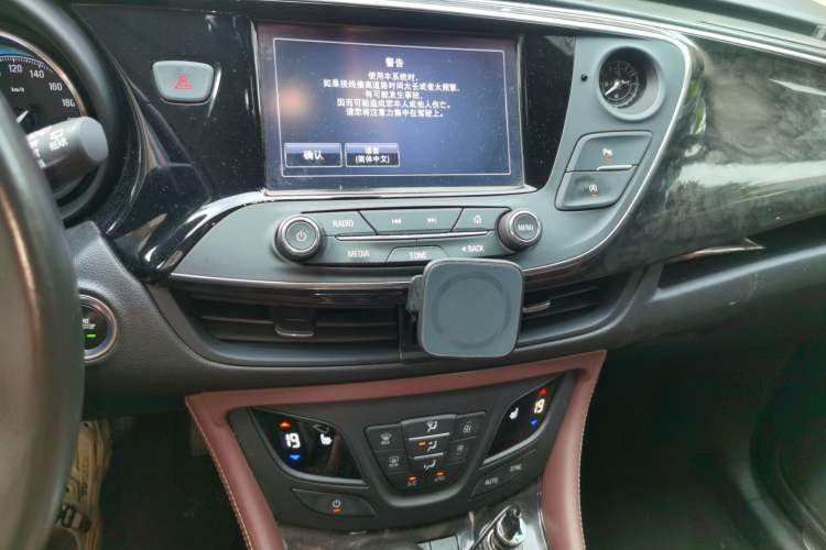 Used Buick Envision 2016 28T Four-Wheel Drive Elite Version Audio And AC Panel