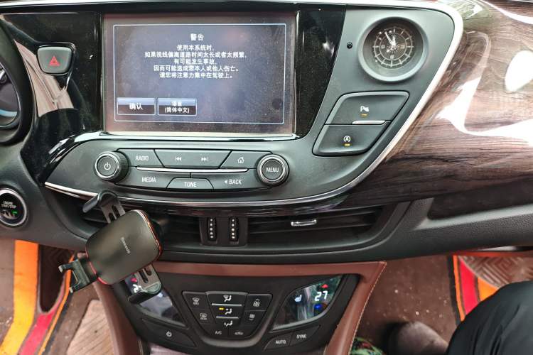 Used Buick Envision 2016 20T Two-Wheel-Drive Elite Model Audio And AC Panel