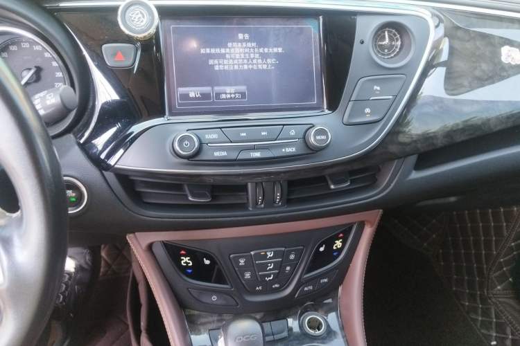 Used Buick Envision 2016 20T Two-Wheel-Drive Elite Model Audio And AC Panel